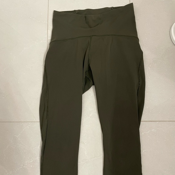 Lulu Lemon leggings - Picture 4 of 6